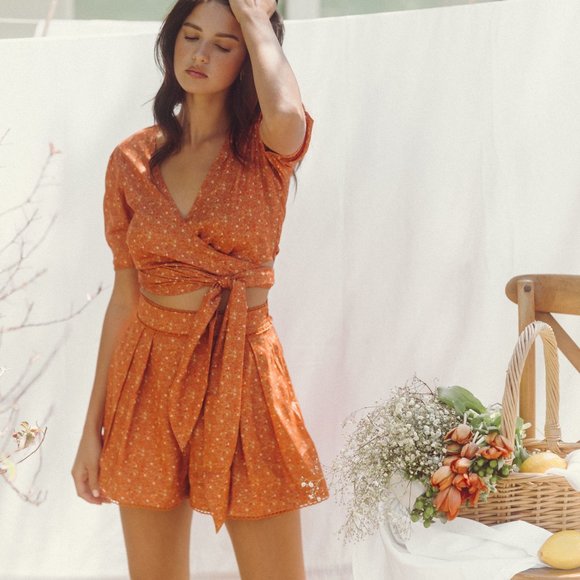 Chic High Waist Orange Shorts for Women - Picture 3 of 5